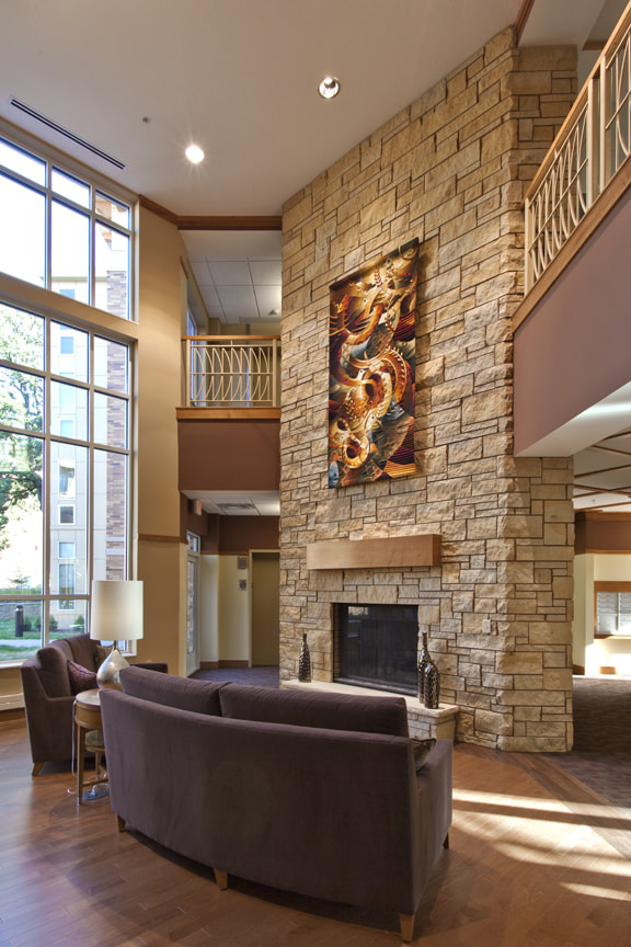 Lobby with Ample Natural Light